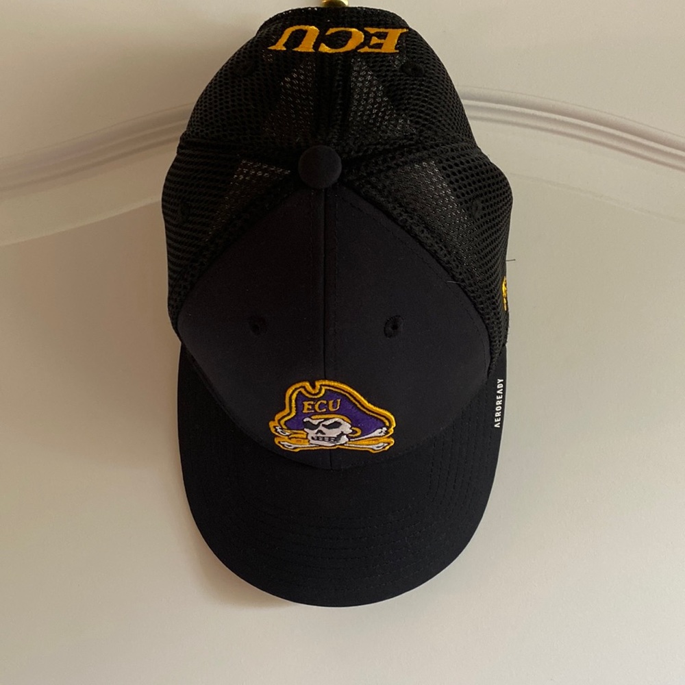 ECU Sideline Coaches Mesh fit.